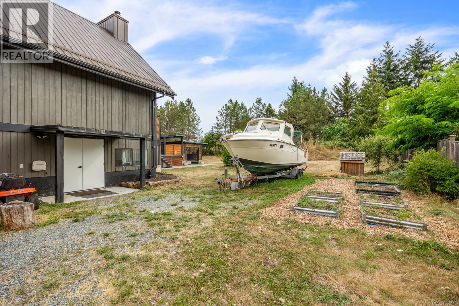 1975 Clamshell Dr, Gabriola Island