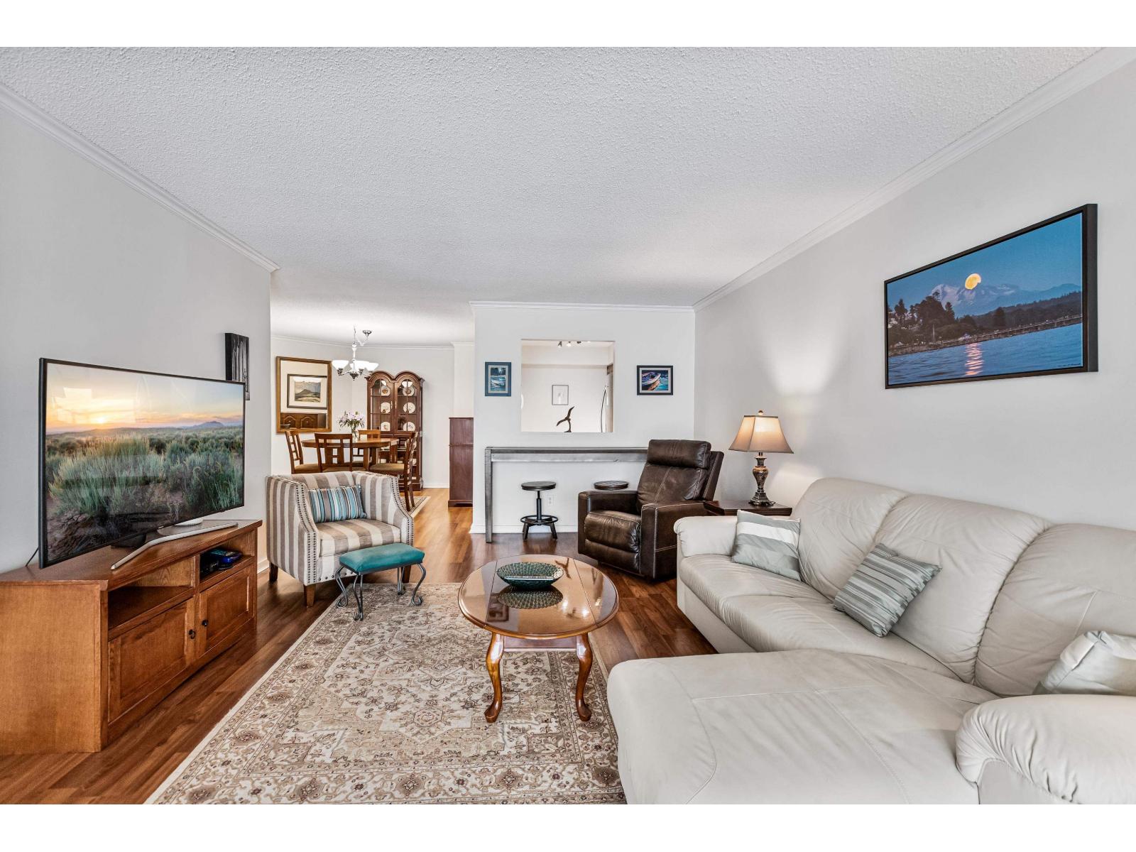 Photo 13 of 204 1458 Blackwood Street, White Rock BC