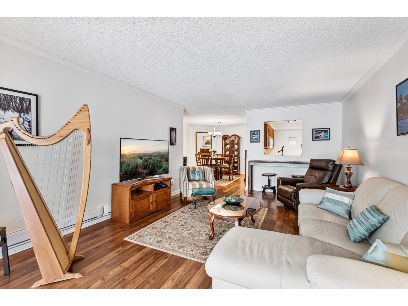 Photo 12 of 204 1458 Blackwood Street, White Rock BC