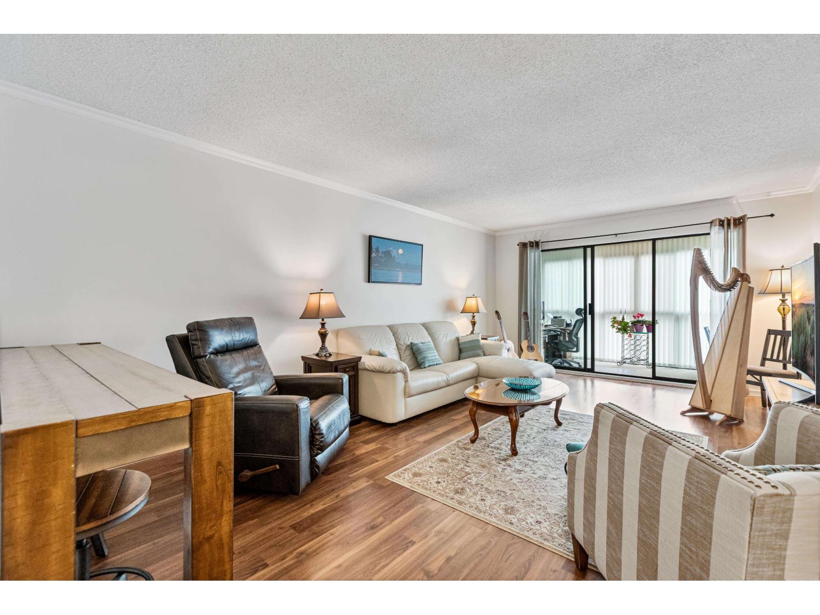 Photo 9 of 204 1458 Blackwood Street, White Rock BC
