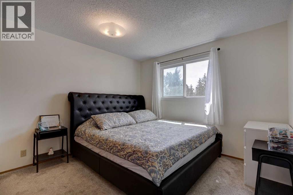 Single Family House 3 Level for Sale in  Ranchview Circle NW Ranchlands Calgary 
