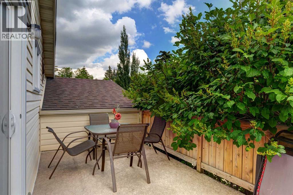 Single Family House 3 Level for Sale in  Ranchview Circle NW Ranchlands Calgary 