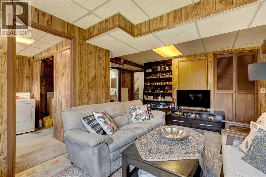 Single Family House 3 Level for Sale in  Ranchview Circle NW Ranchlands Calgary 