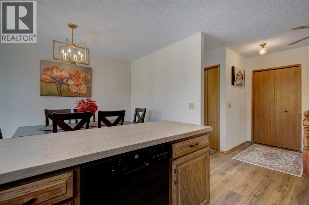 Single Family House 3 Level for Sale in  Ranchview Circle NW Ranchlands Calgary 