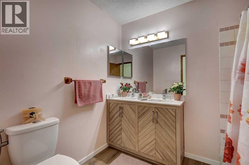 Single Family House 3 Level for Sale in  Ranchview Circle NW Ranchlands Calgary 