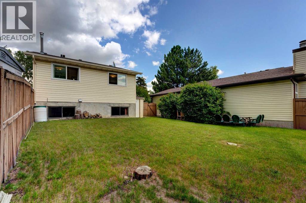 Single Family House 3 Level for Sale in  Ranchview Circle NW Ranchlands Calgary 