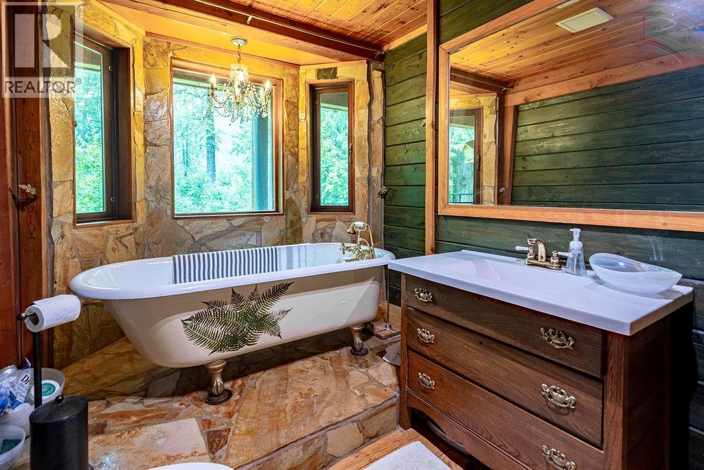 2987 SLOCAN VALLEY ROAD W ROAD - 23