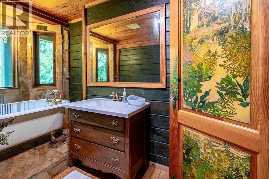 2987 SLOCAN VALLEY ROAD W ROAD - 24