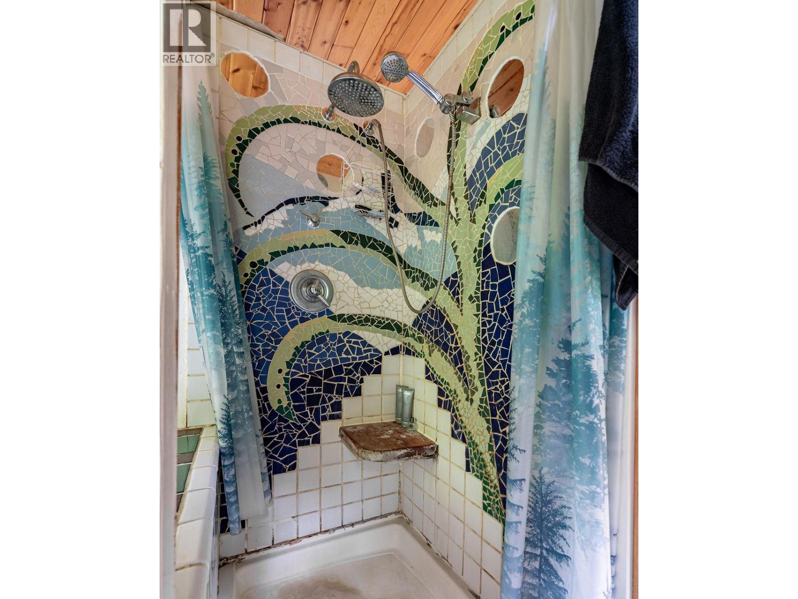 2987 SLOCAN VALLEY ROAD W ROAD - 33