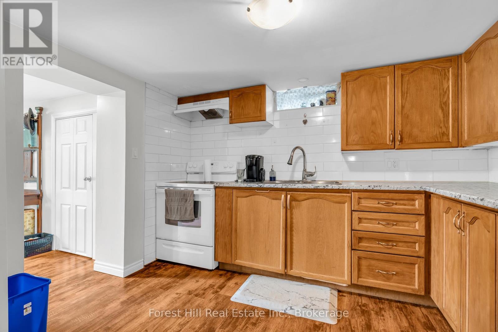 Photo 17 of 110 Stonybrook Drive, Kitchener ON