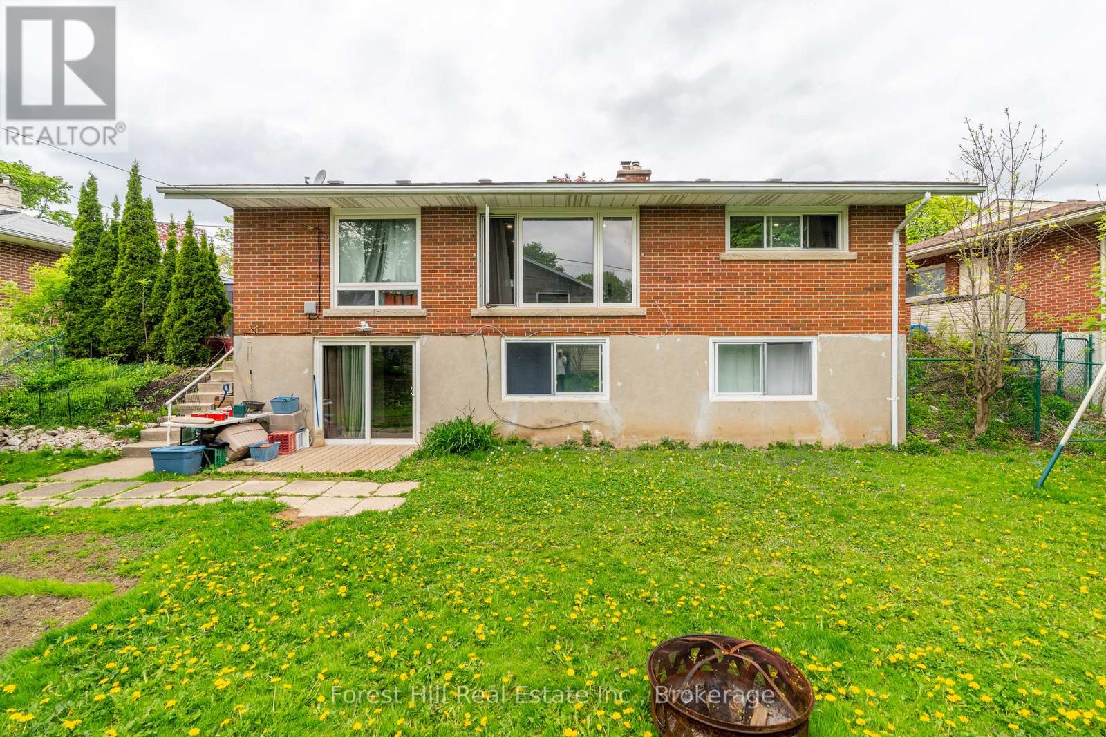 Photo 5 of 110 Stonybrook Drive, Kitchener ON