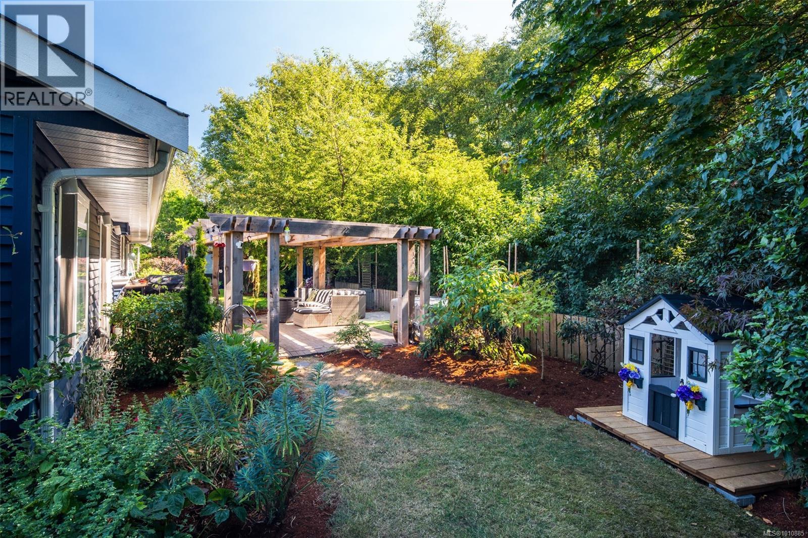 Photo 19 of 4007 Malton Ave, Saanich BC