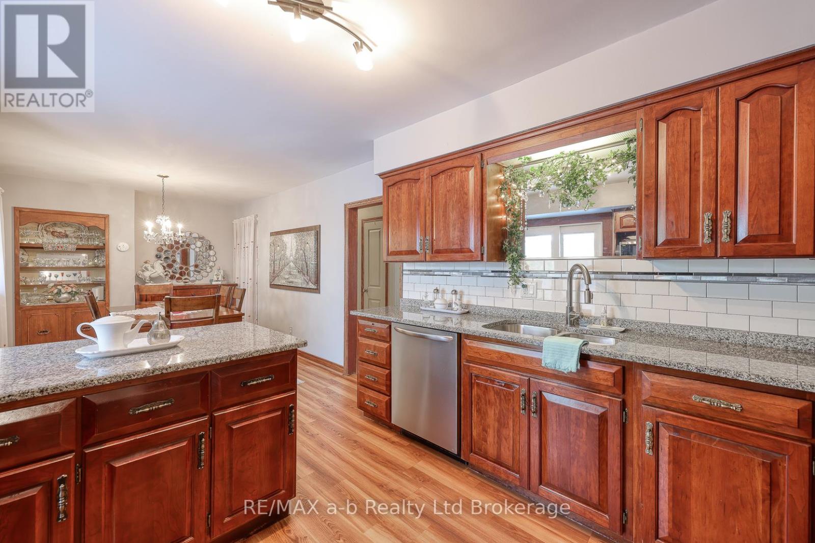 Photo 14 of 543 Highland Drive, Woodstock ON