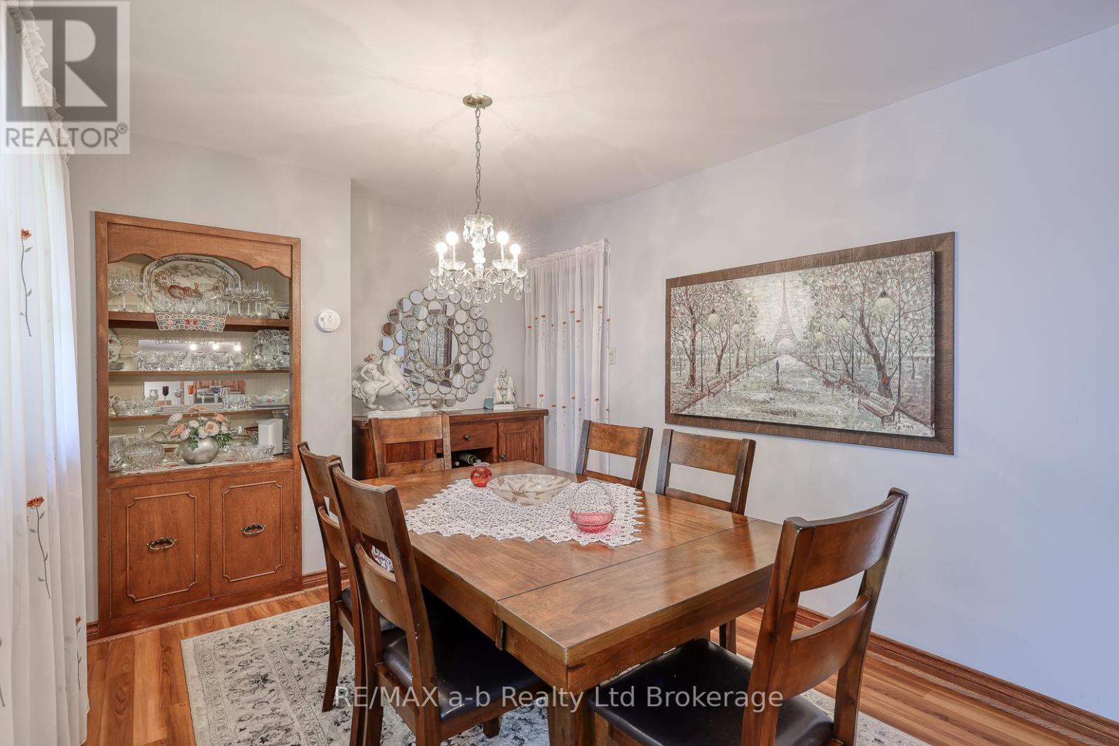 Photo 35 of 543 Highland Drive, Woodstock ON
