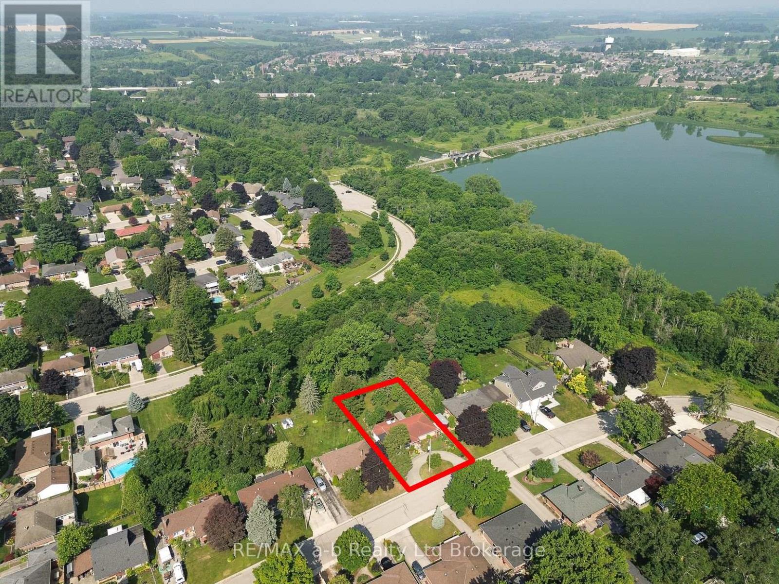 Photo 1 of 543 Highland Drive, Woodstock ON