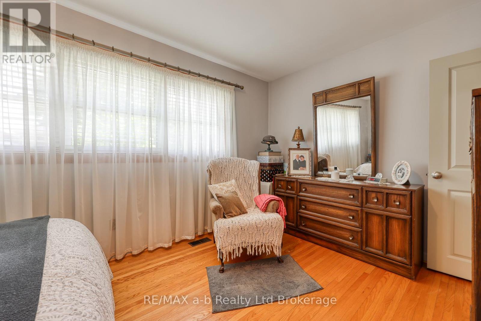 Photo 5 of 543 Highland Drive, Woodstock ON