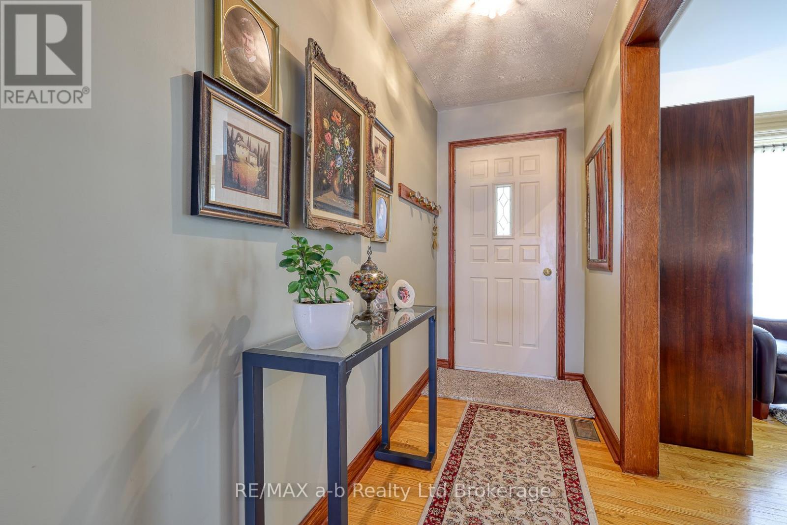Photo 21 of 543 Highland Drive, Woodstock ON