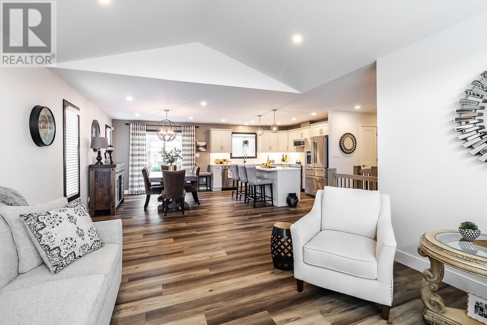 Photo 15 of 107 Chatfield Dr, Sault Ste Marie ON
