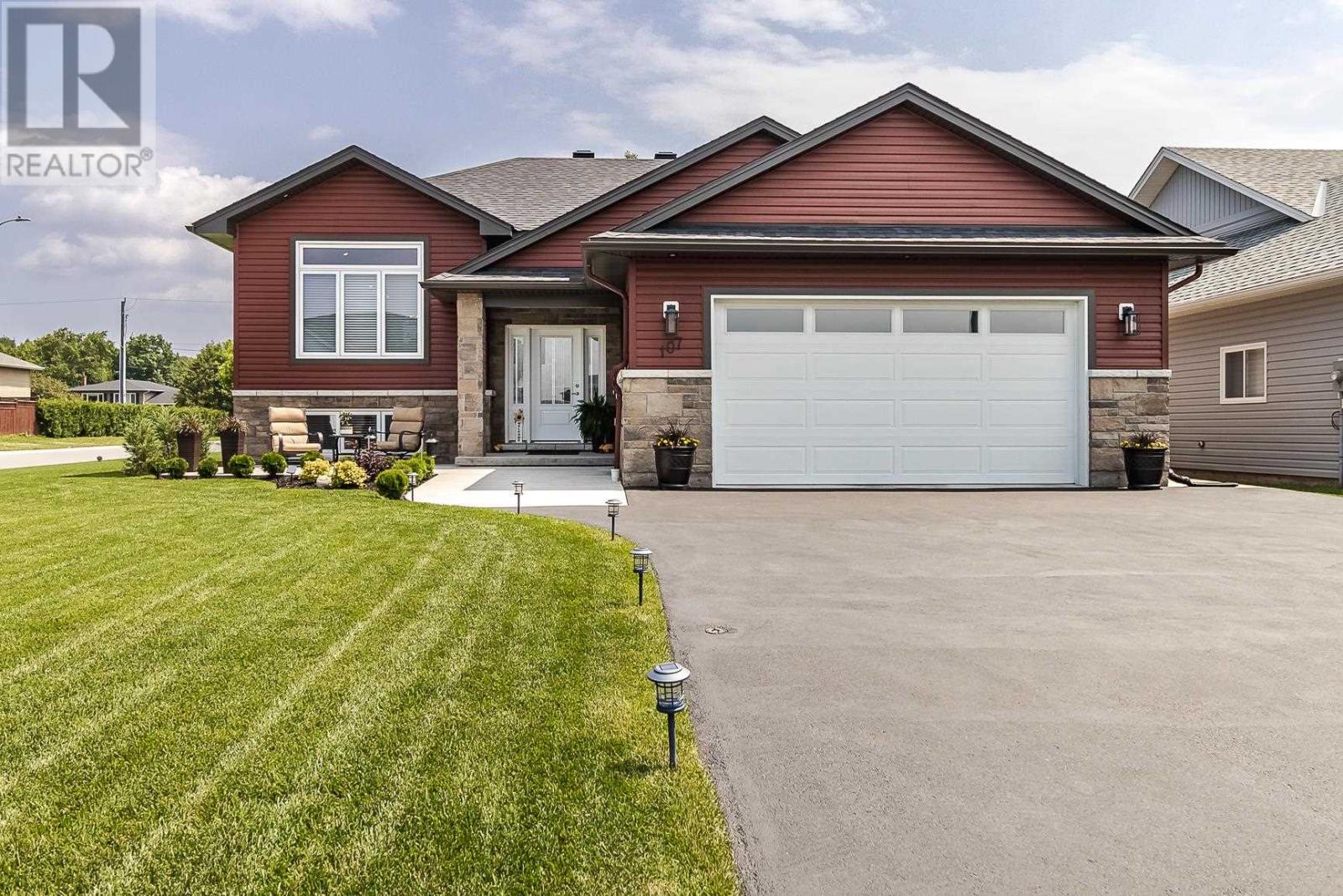 Photo 12 of 107 Chatfield Dr, Sault Ste Marie ON