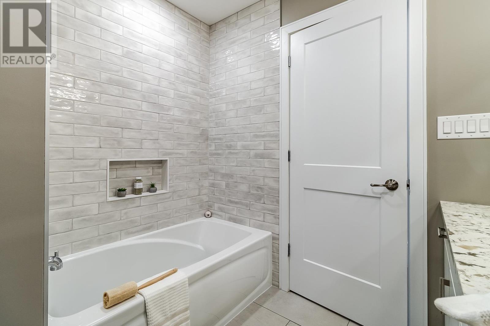 Photo 18 of 107 Chatfield Dr, Sault Ste Marie ON