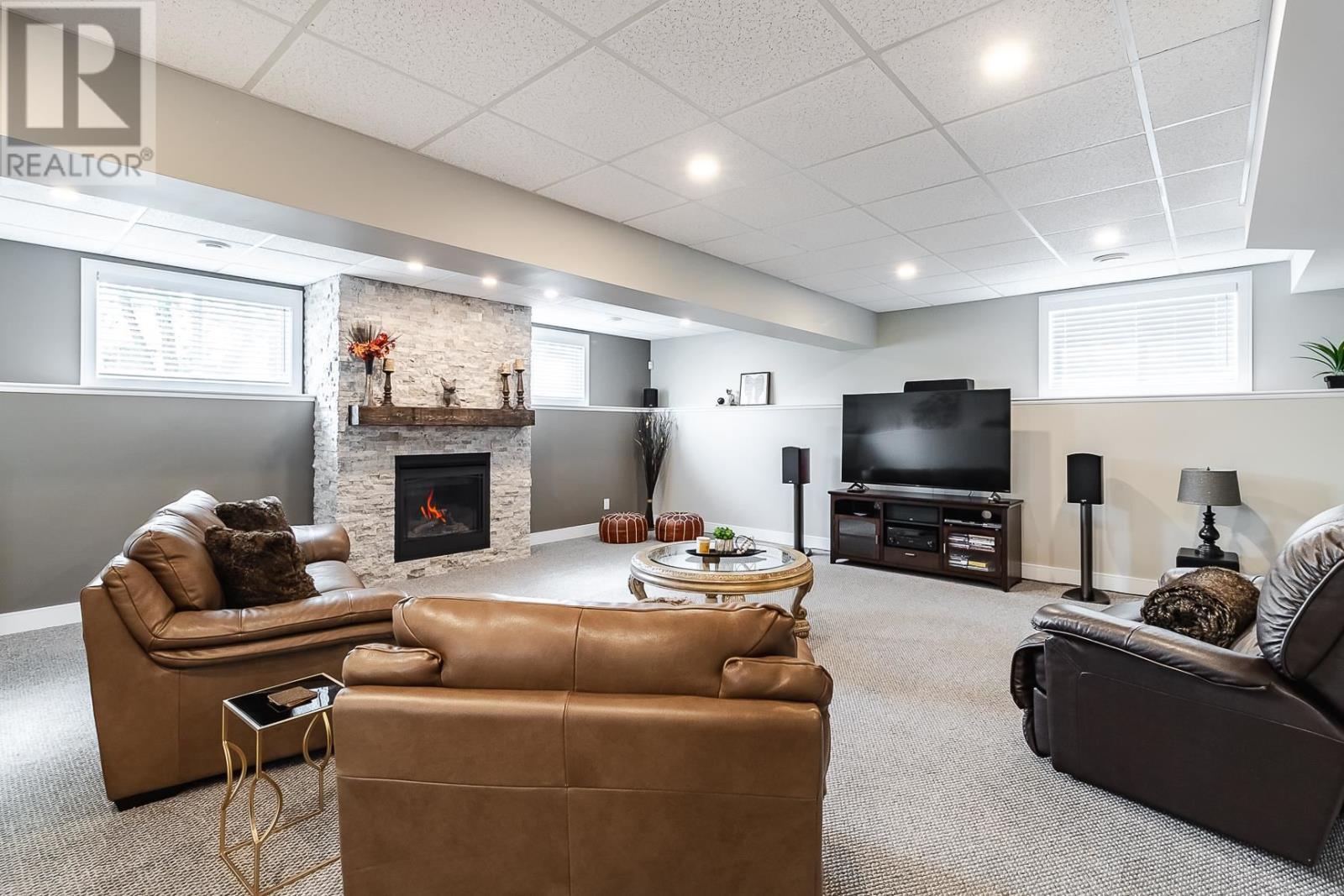 Photo 14 of 107 Chatfield Dr, Sault Ste Marie ON