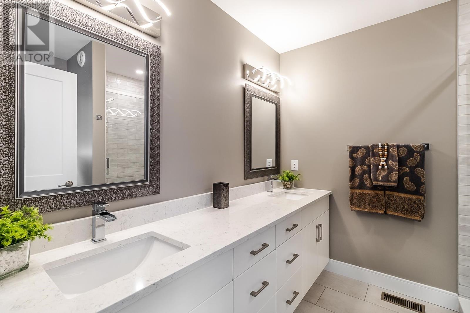 Photo 2 of 107 Chatfield Dr, Sault Ste Marie ON