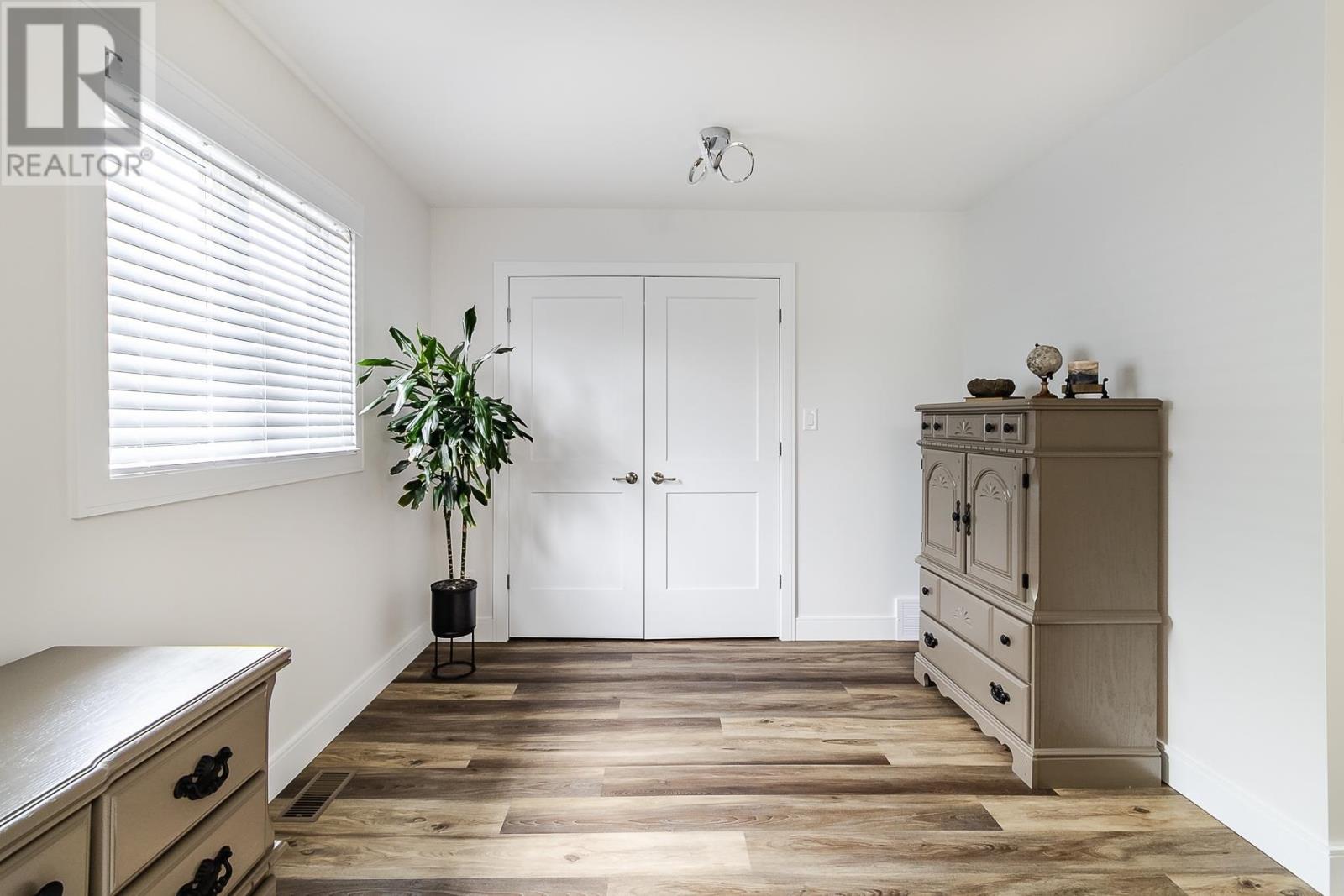 Photo 3 of 107 Chatfield Dr, Sault Ste Marie ON