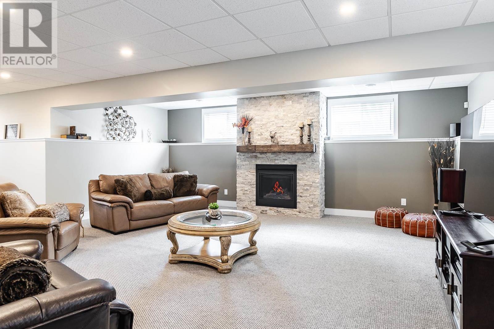 Photo 41 of 107 Chatfield Dr, Sault Ste Marie ON