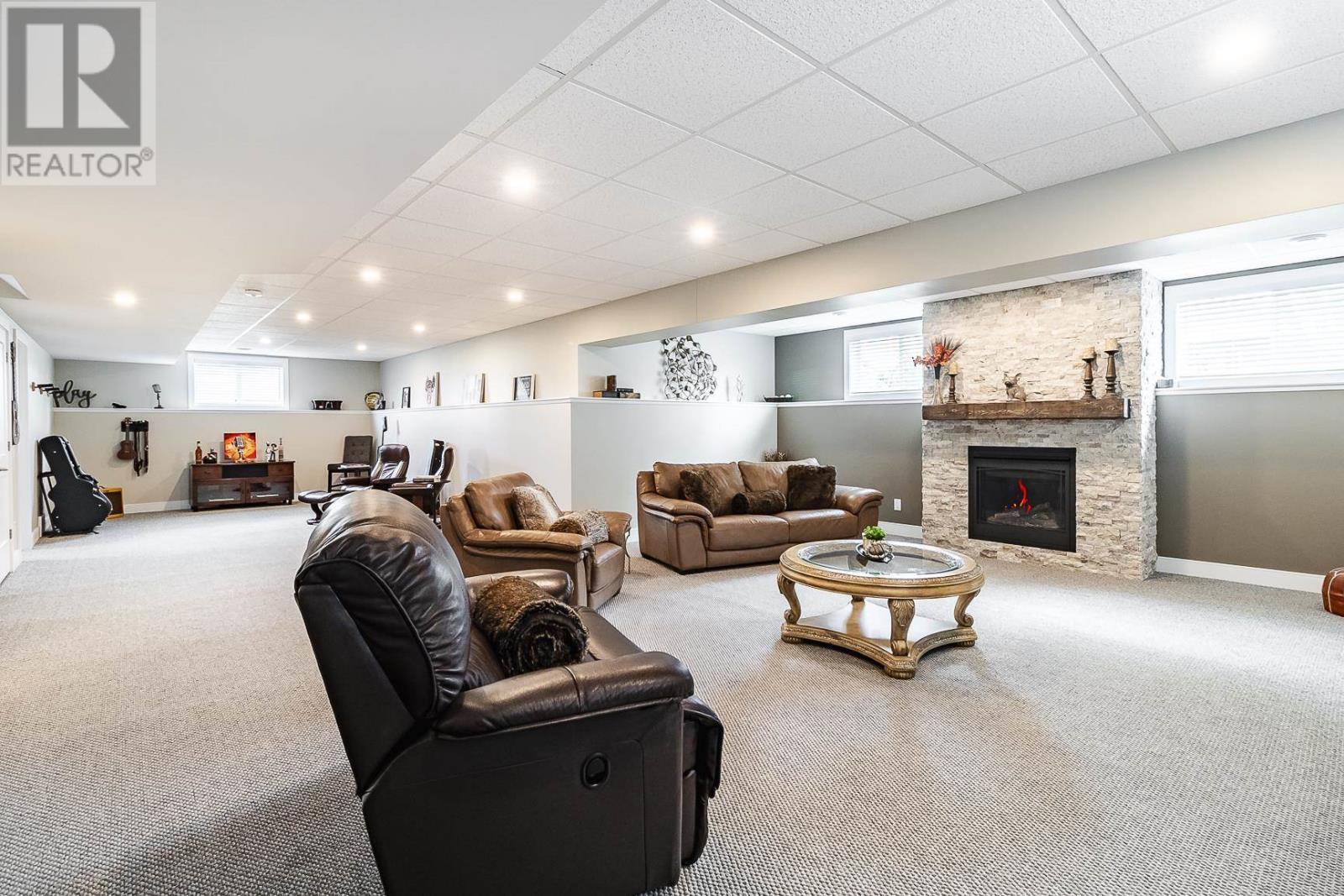 Photo 46 of 107 Chatfield Dr, Sault Ste Marie ON