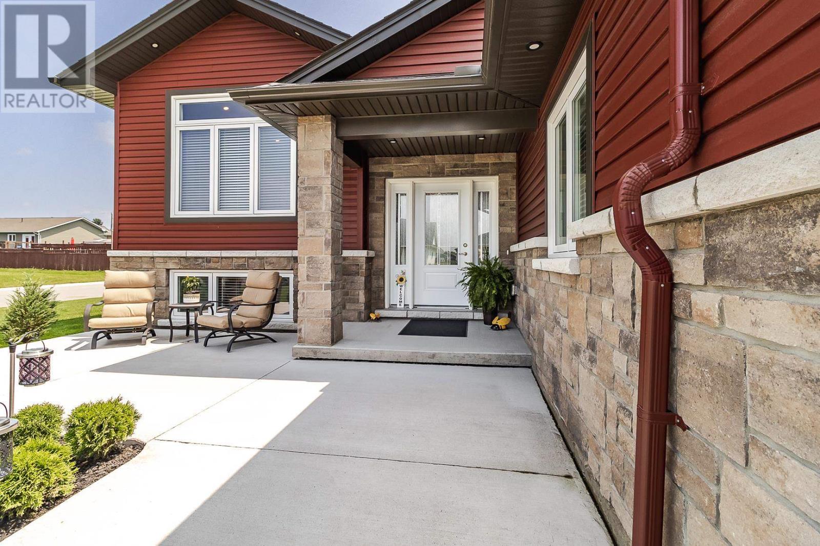 Photo 8 of 107 Chatfield Dr, Sault Ste Marie ON
