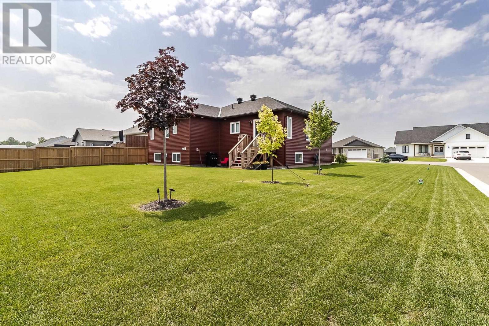 Photo 23 of 107 Chatfield Dr, Sault Ste Marie ON