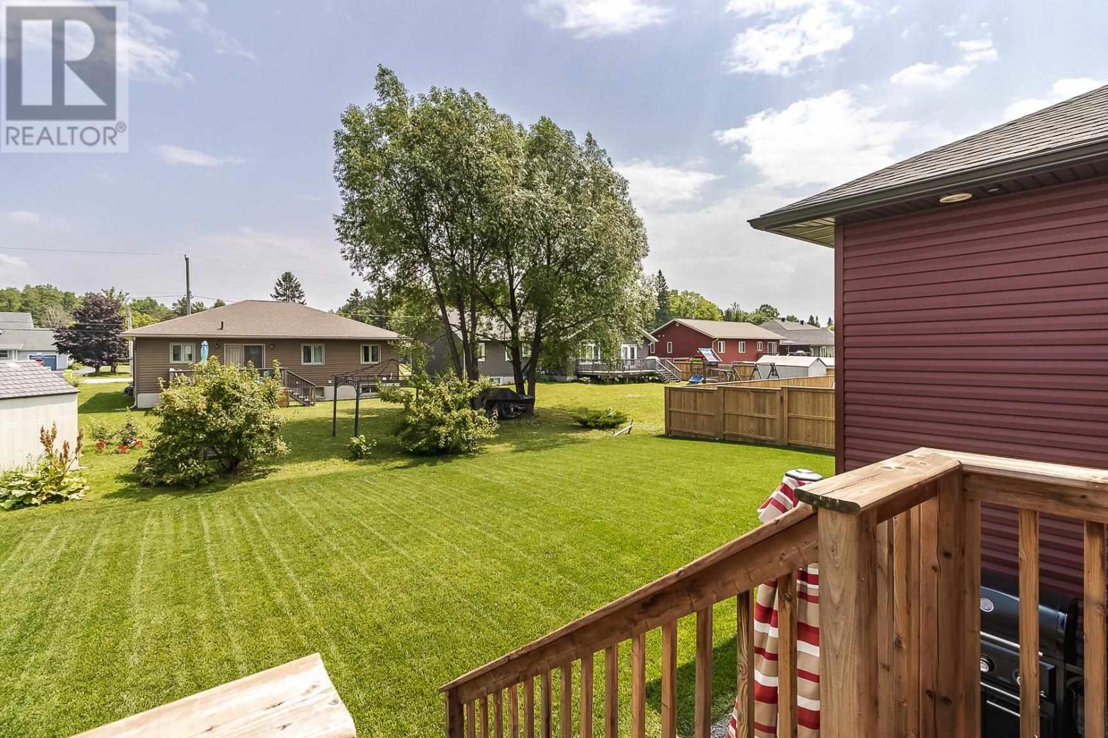 Photo 36 of 107 Chatfield Dr, Sault Ste Marie ON