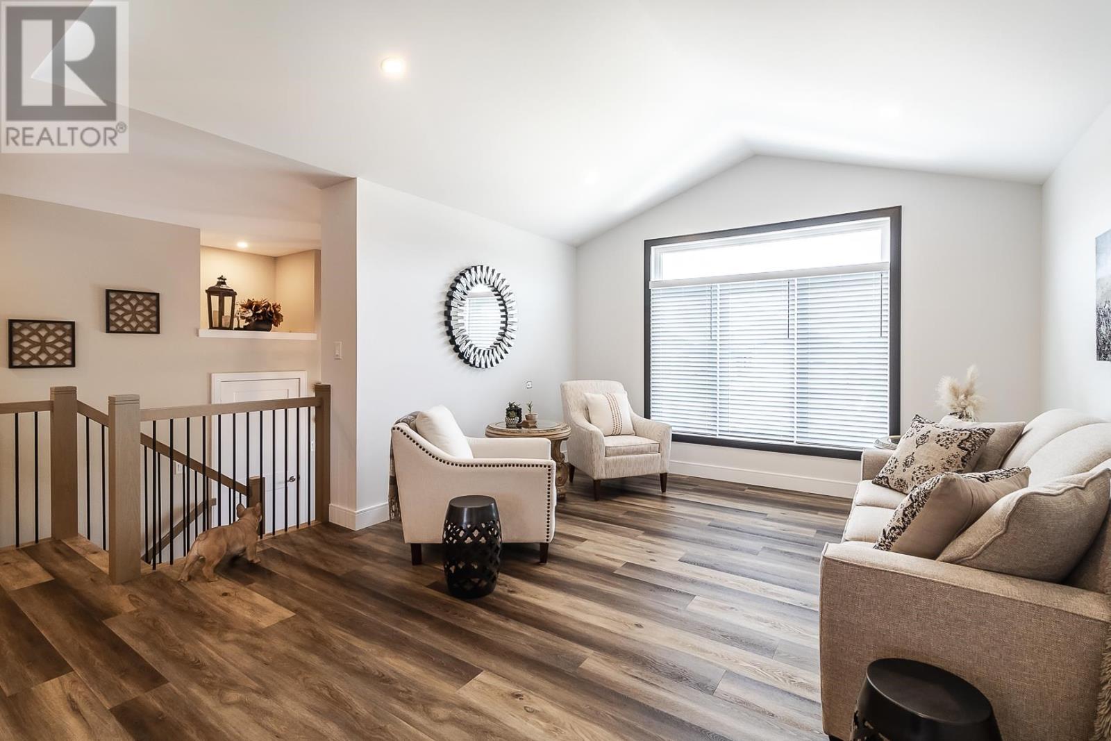 Photo 44 of 107 Chatfield Dr, Sault Ste Marie ON