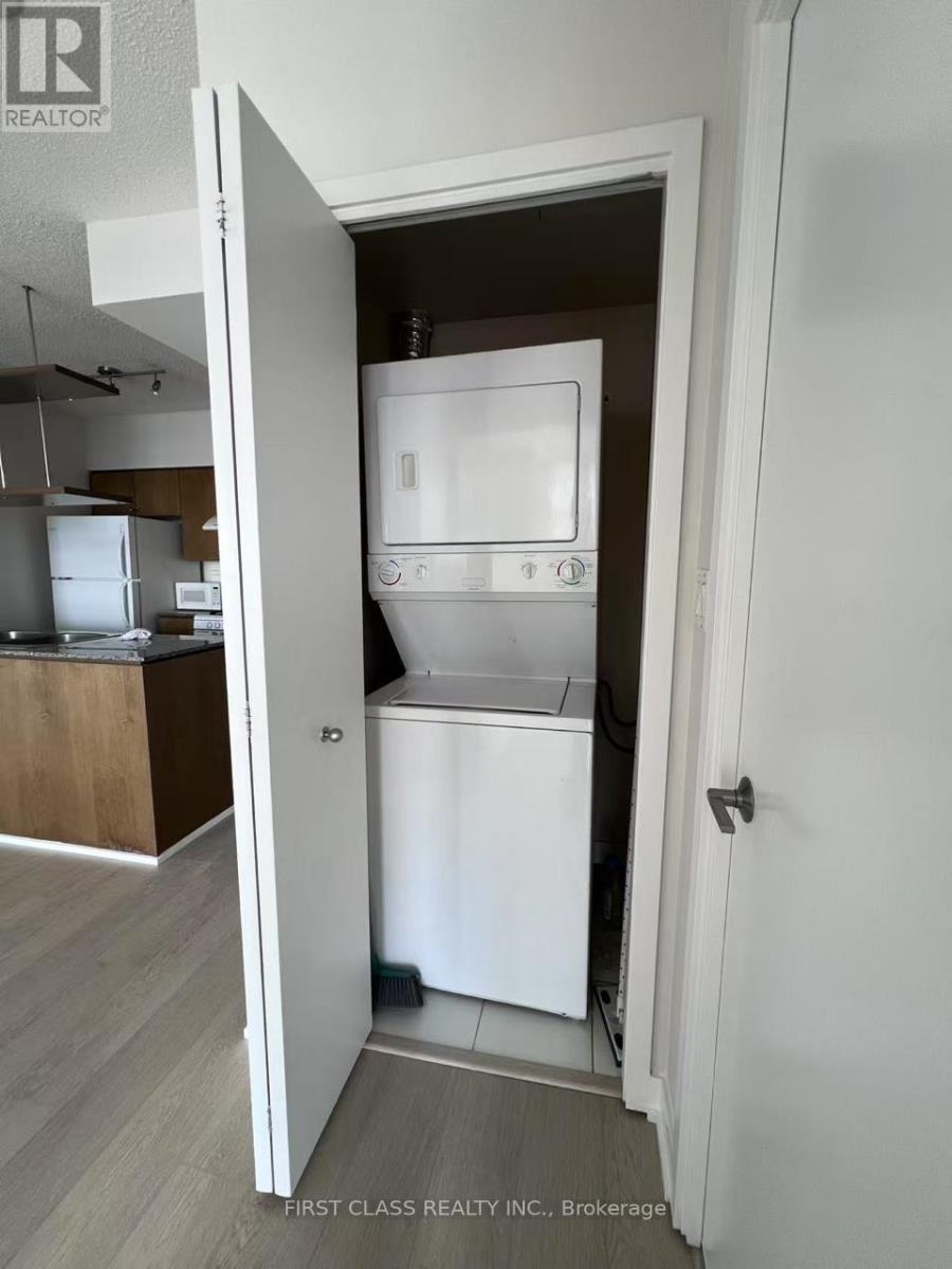 Photo 1 of 1810 10 Navy Wharf Court W, Toronto ON