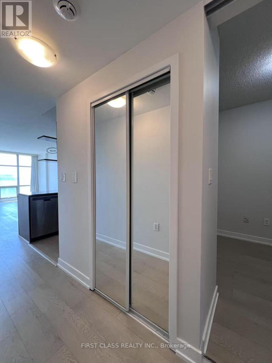 Photo 6 of 1810 10 Navy Wharf Court W, Toronto ON