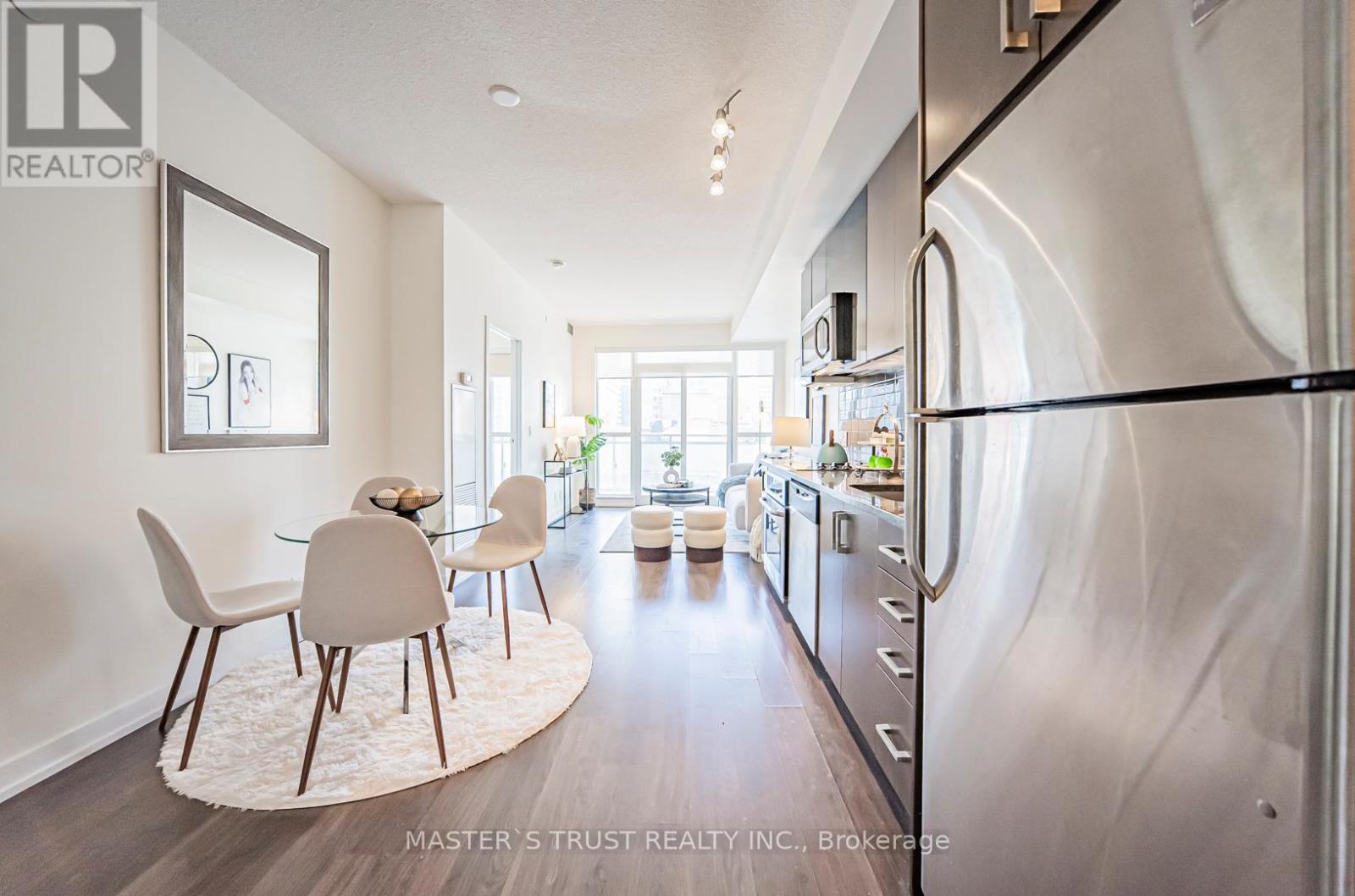 Photo 12 of 801 89 Dunfield Avenue, Toronto ON