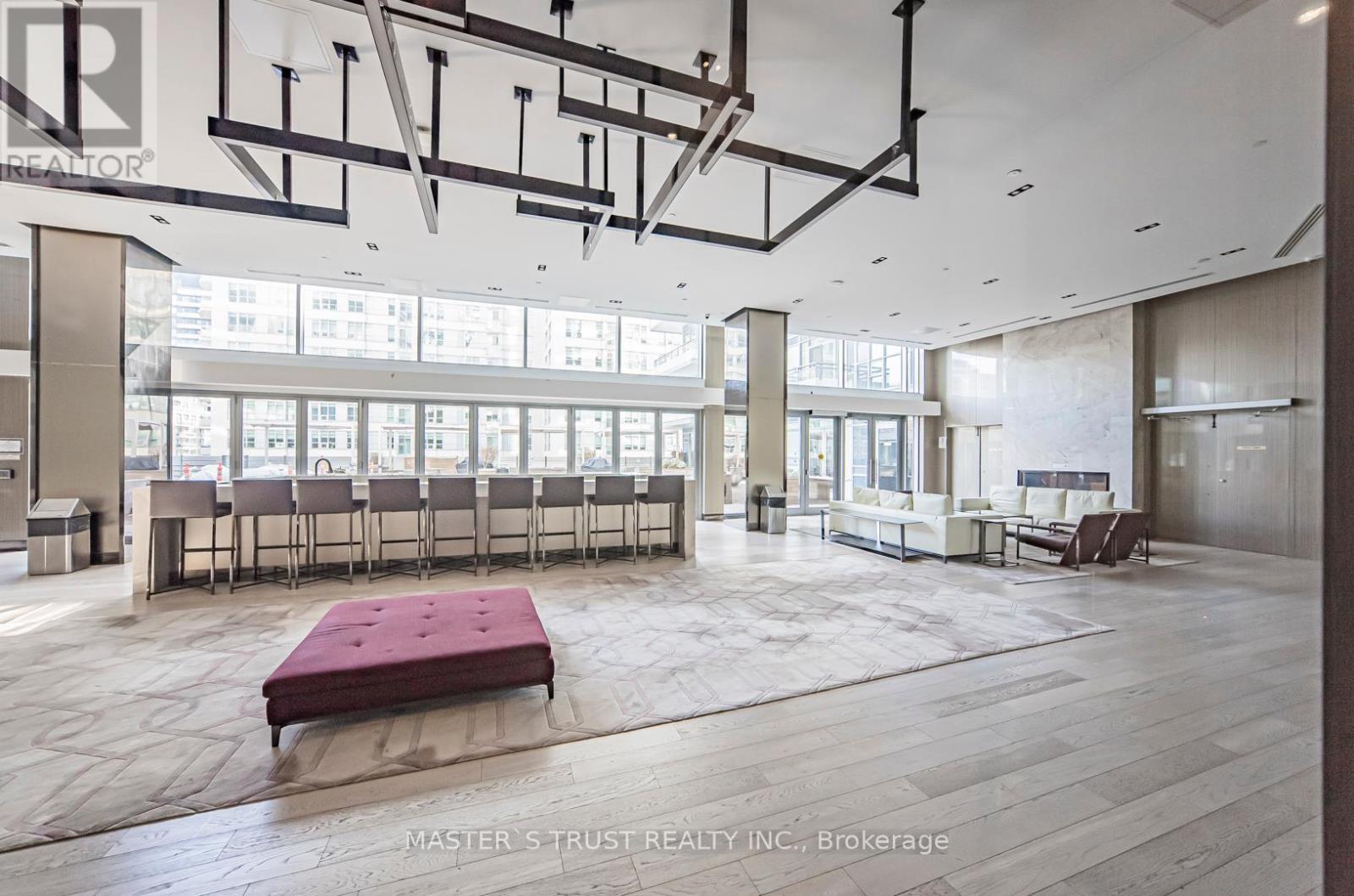 Photo 10 of 801 89 Dunfield Avenue, Toronto ON