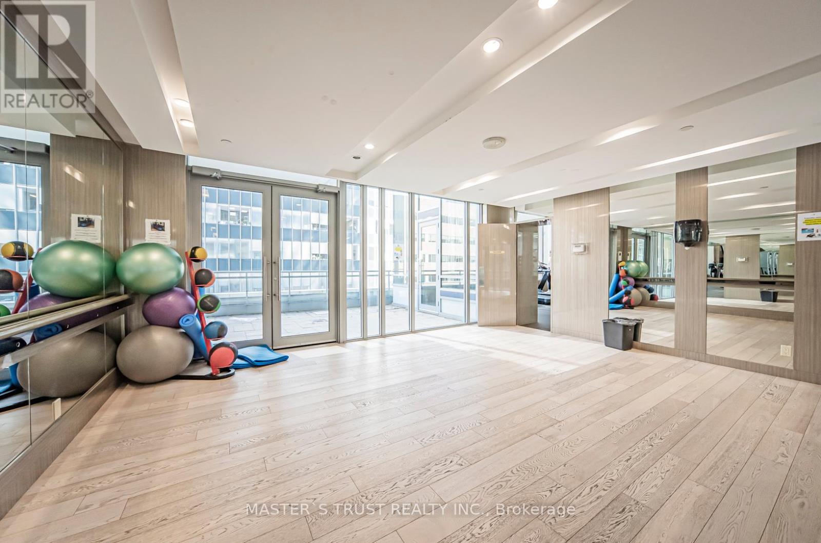 Photo 21 of 801 89 Dunfield Avenue, Toronto ON