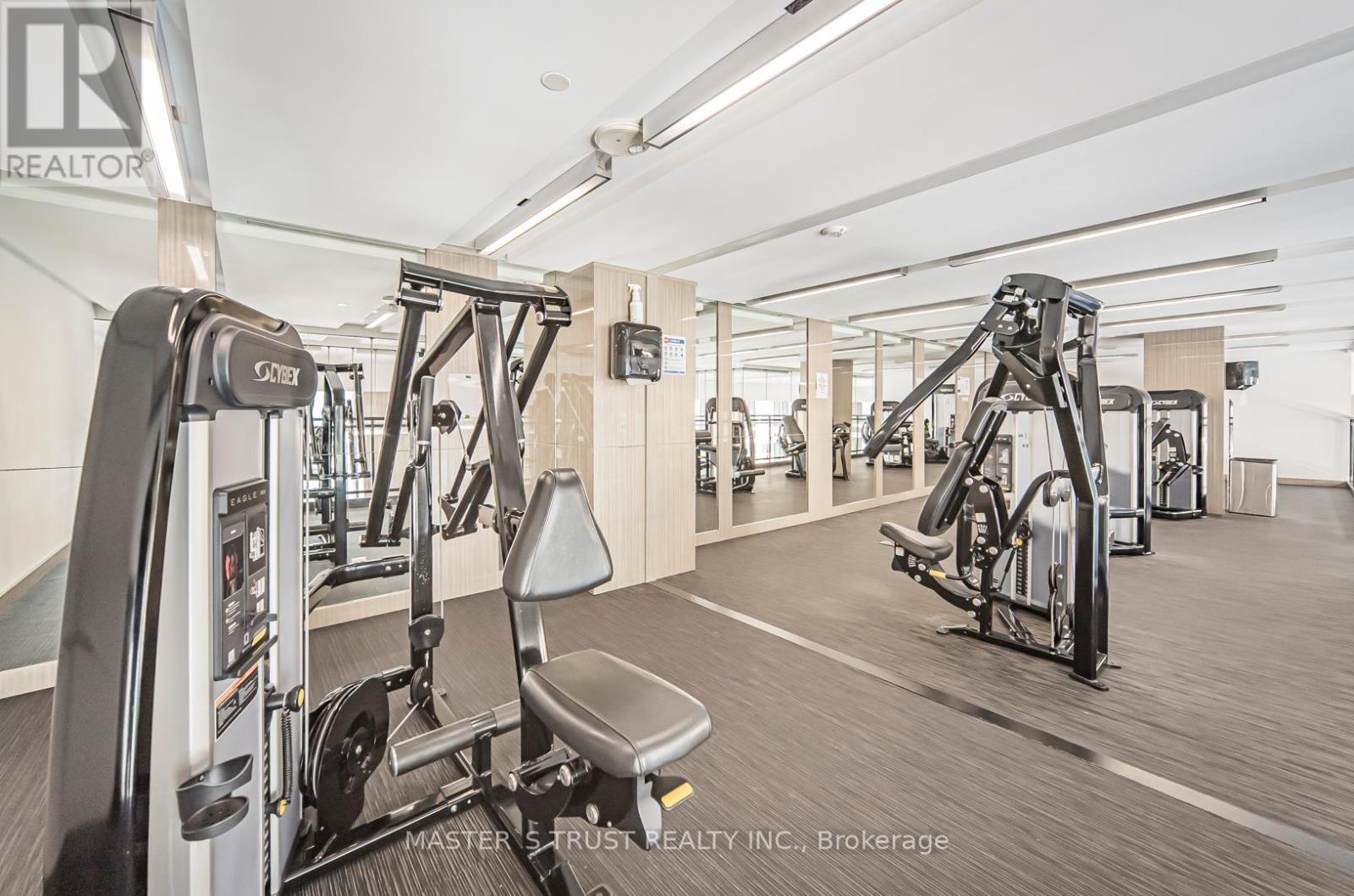 Photo 6 of 801 89 Dunfield Avenue, Toronto ON