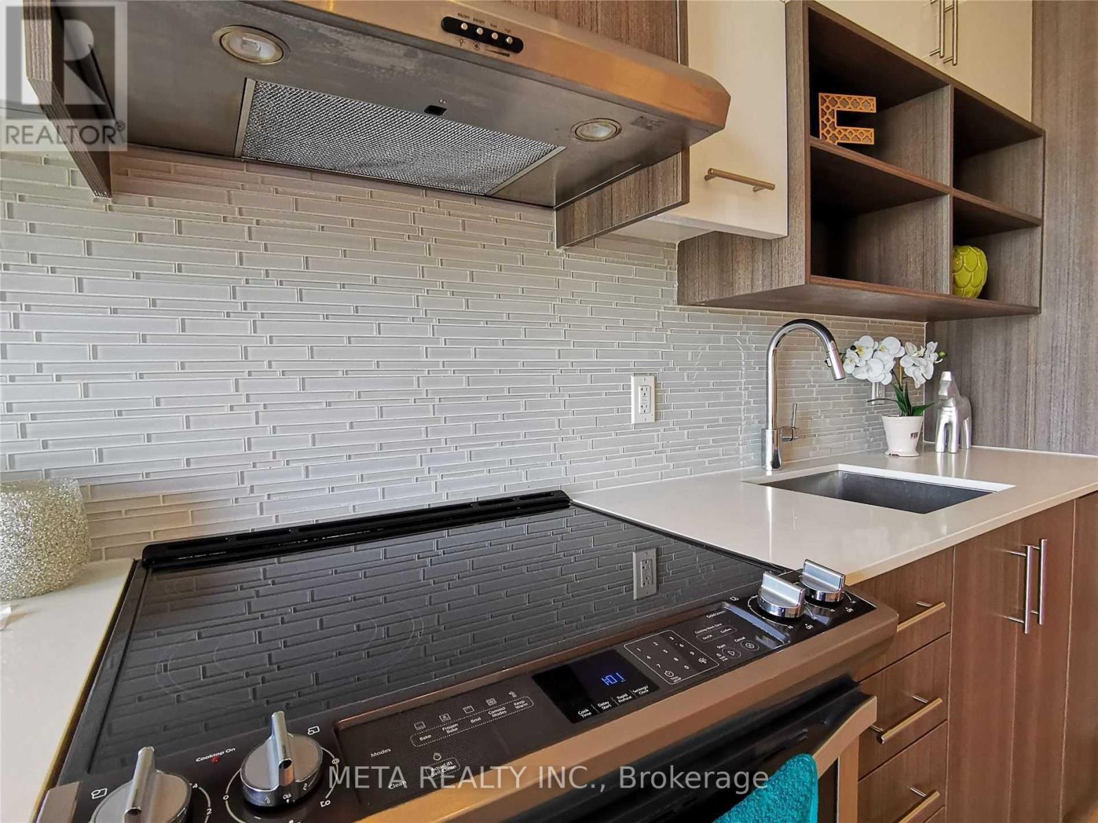 Photo 1 of 208 150 Fairview Mall Drive, Toronto ON