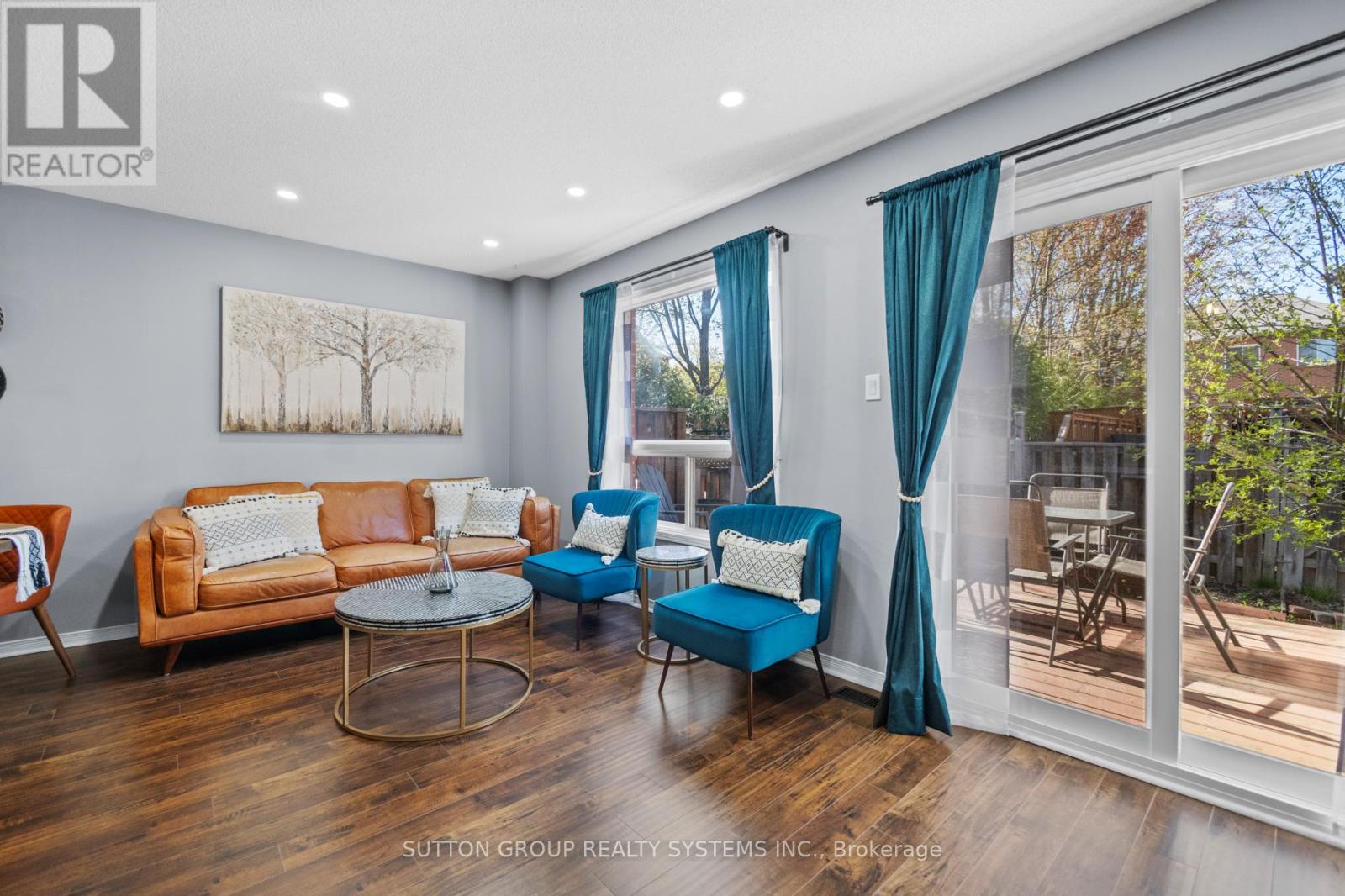 Photo 11 of 33 1995 Pine Grove Avenue, Pickering ON