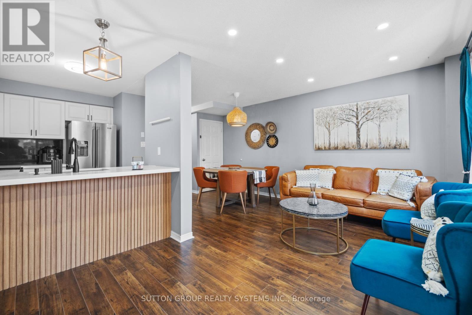 Photo 12 of 33 1995 Pine Grove Avenue, Pickering ON
