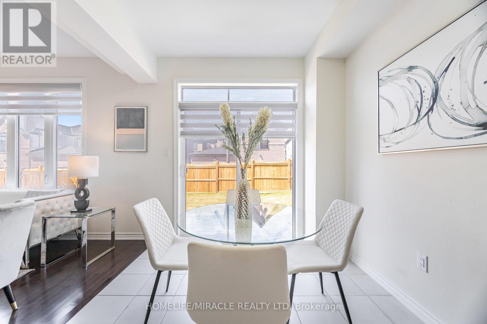 Photo 9 of 10 Van Wart Street, Whitby ON