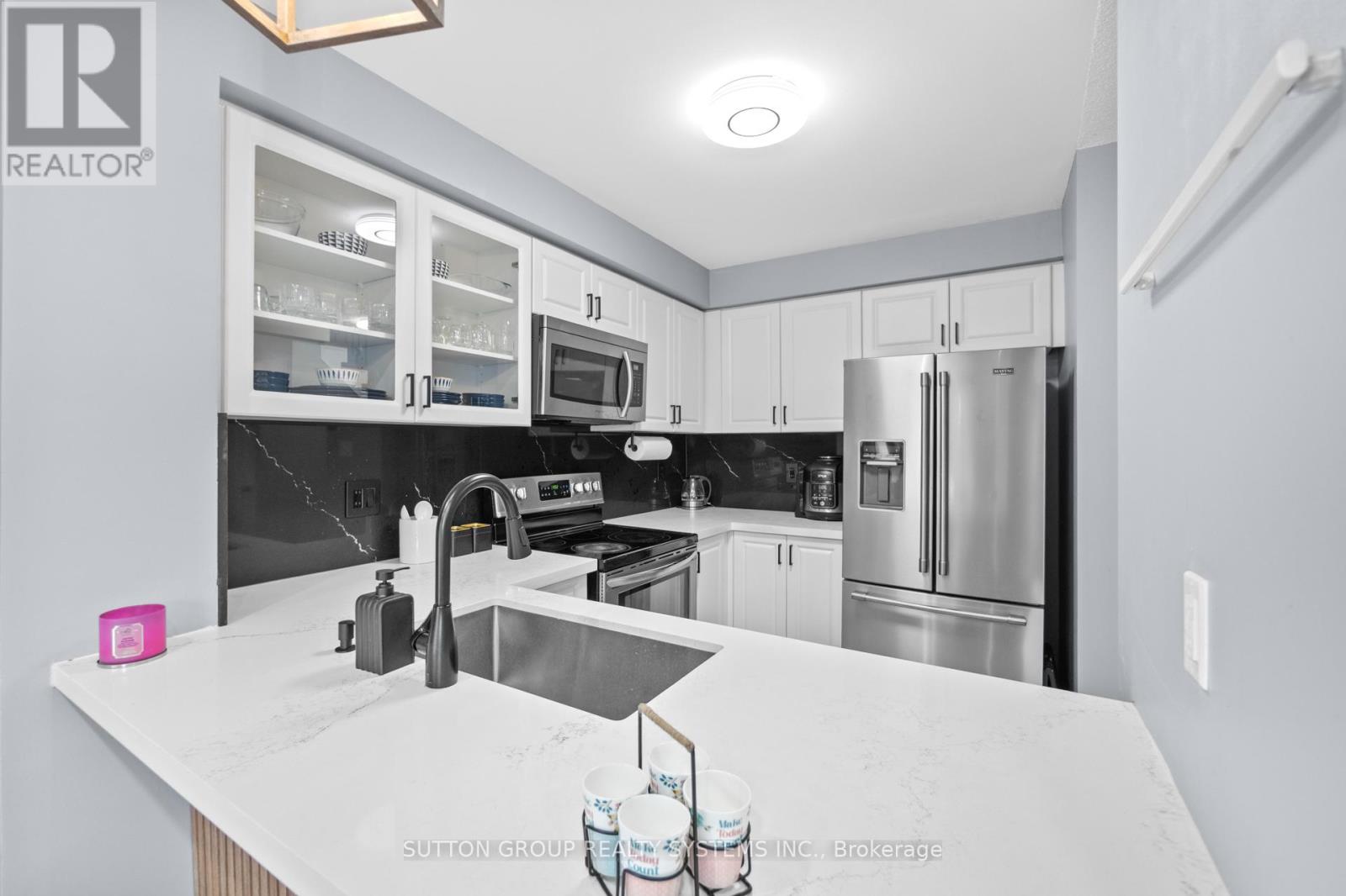 Photo 16 of 33 1995 Pine Grove Avenue, Pickering ON