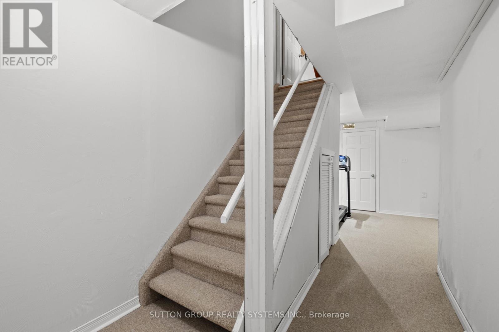 Photo 34 of 33 1995 Pine Grove Avenue, Pickering ON