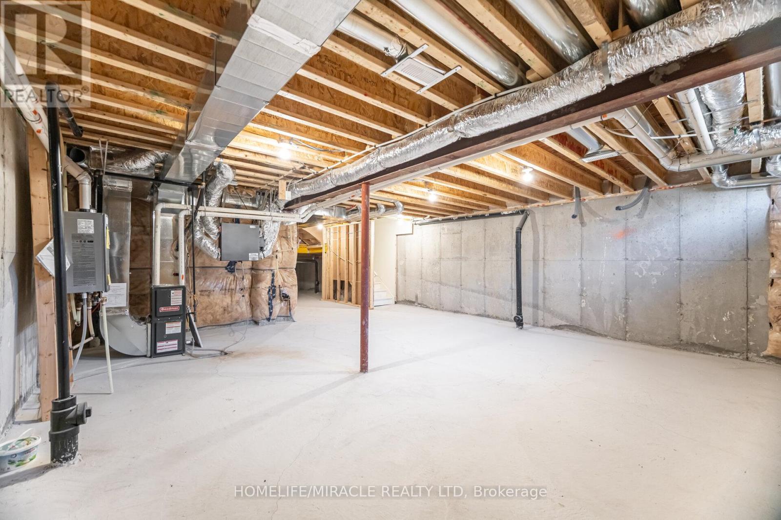Photo 25 of 10 Van Wart Street, Whitby ON