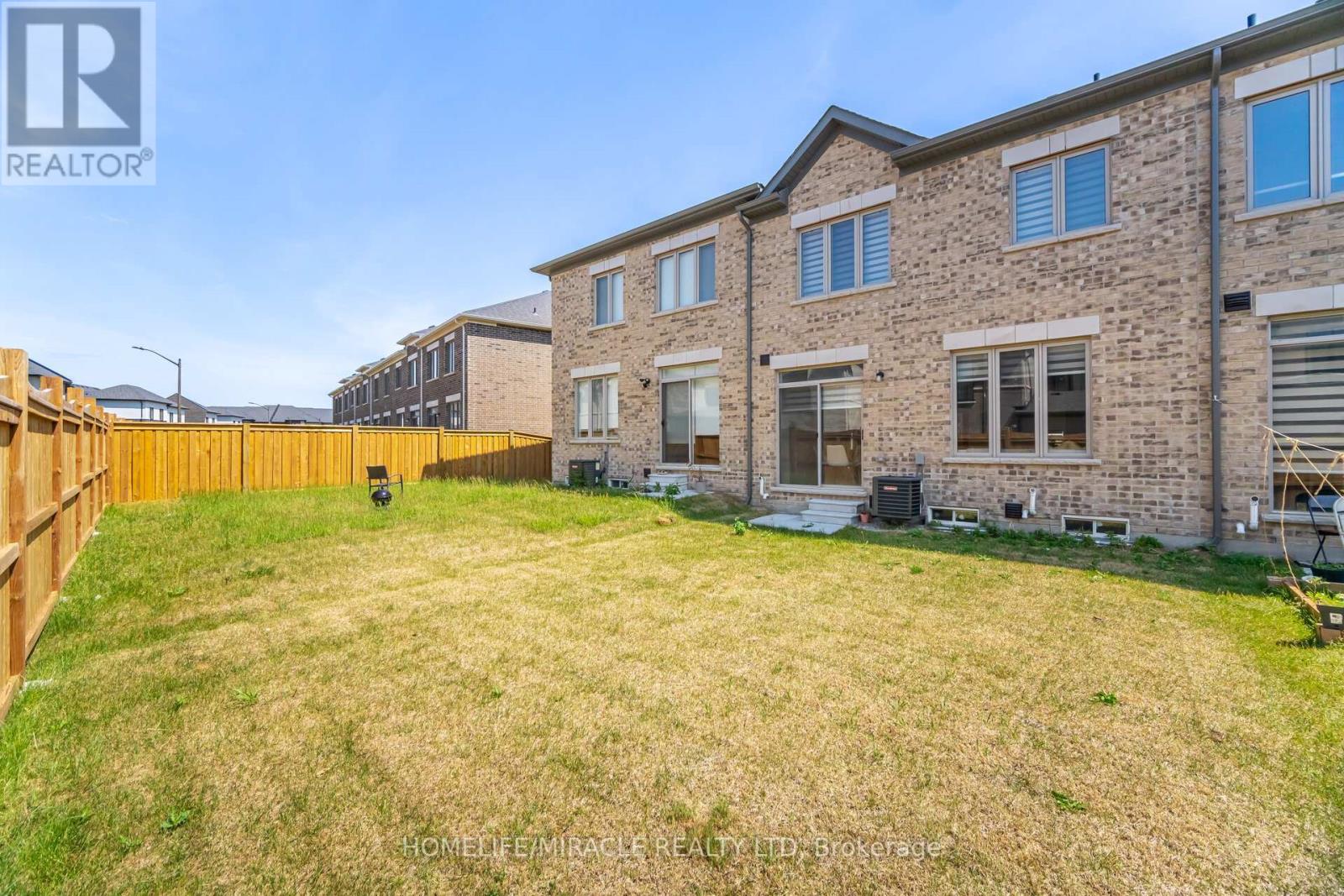 Photo 22 of 10 Van Wart Street, Whitby ON