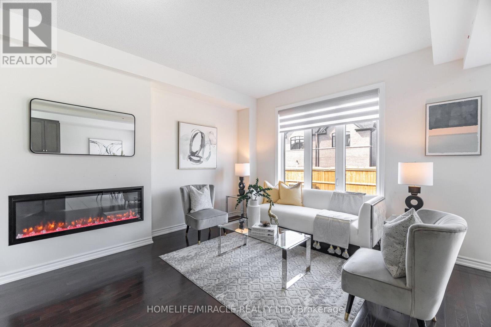 Photo 21 of 10 Van Wart Street, Whitby ON