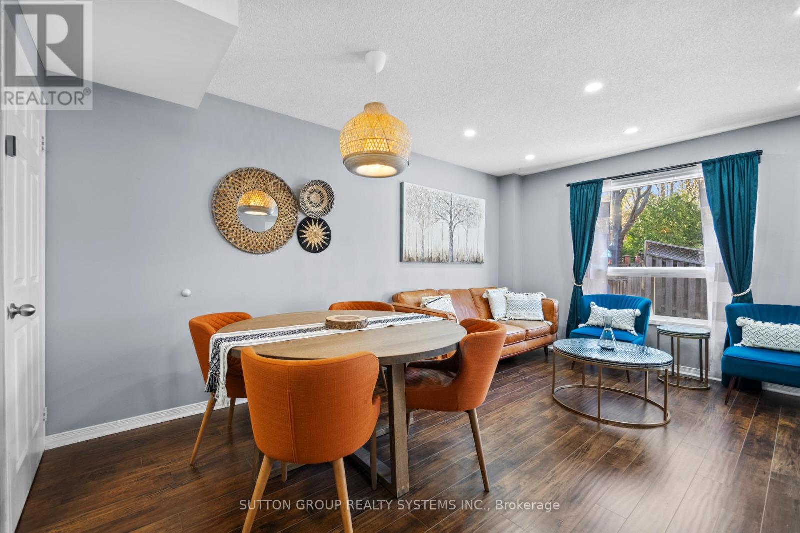 Photo 8 of 33 1995 Pine Grove Avenue, Pickering ON
