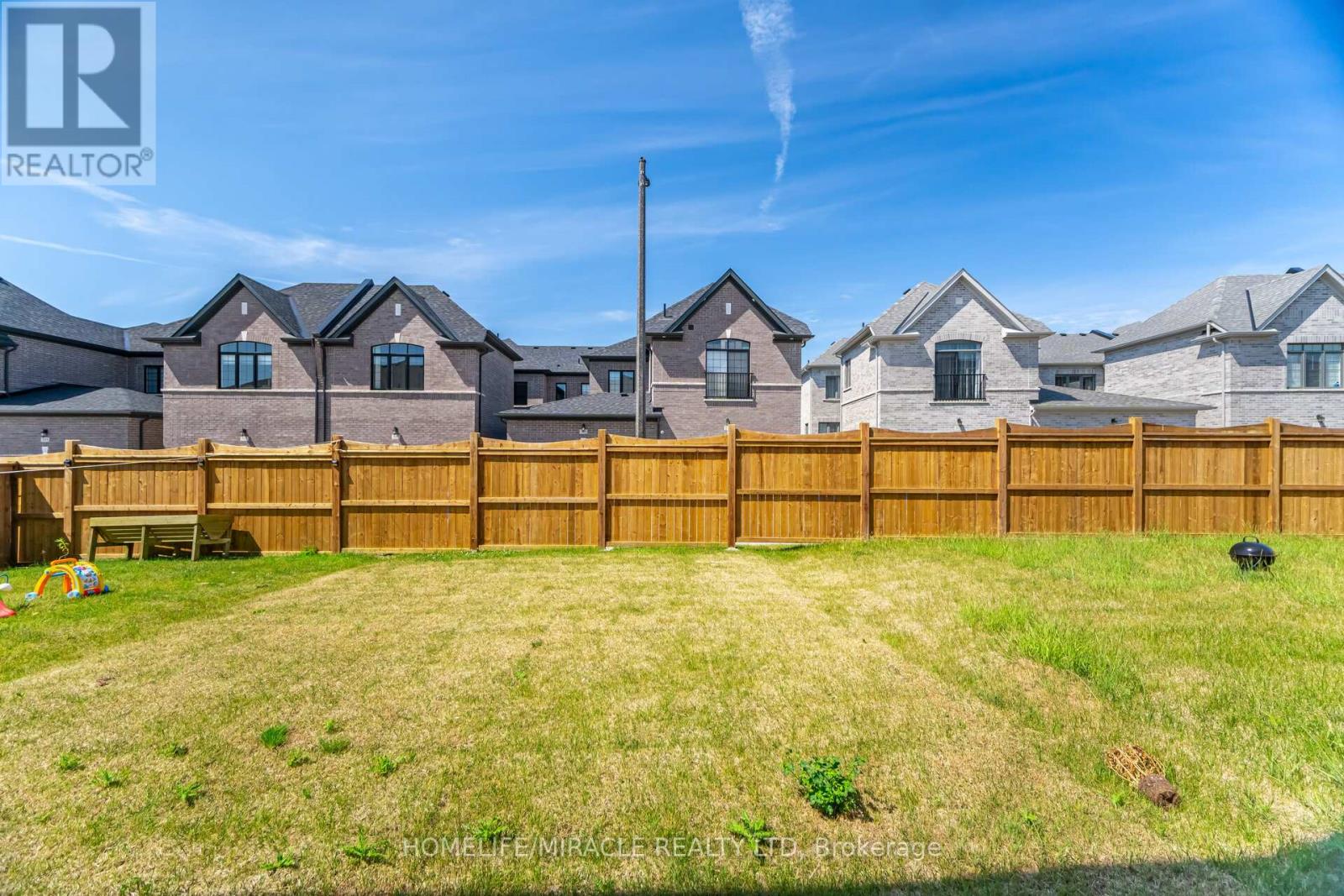 Photo 19 of 10 Van Wart Street, Whitby ON